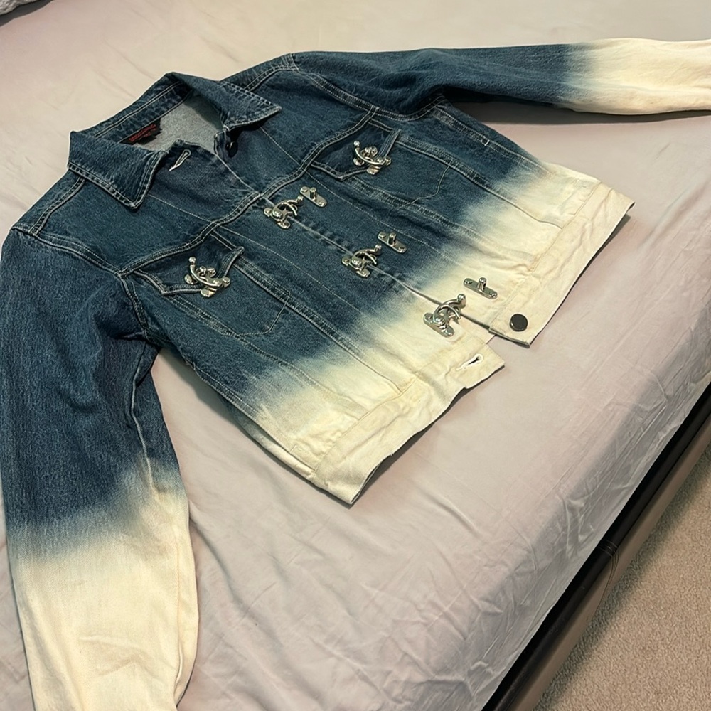 Denim ombré jacket with buckle closures